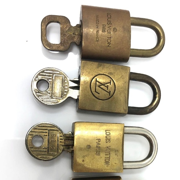 Auth Louis Vuitton Gold Tone Lock and Key #753L22 - Picture 7 of 7